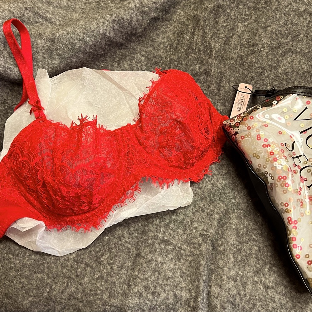 Victoria Secrets Bra 34D NWT